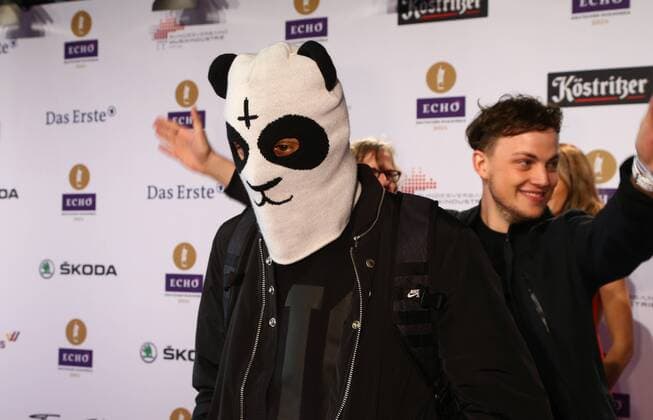 Saenger Cro Roter Teppich bei der Verleihung des Musikpreises - Echo 2014- in der Messe Berlin Copyright: xEventpressxHerrmannx