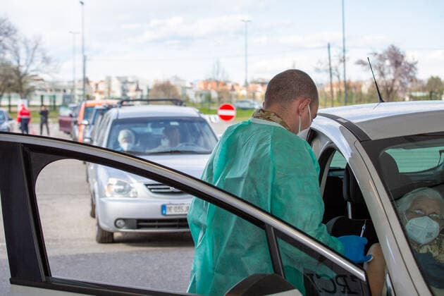 Milan, Covid-19 After a day of closure due to the stop at the nearby AstraZeneca, the drive thru of the army in via Novara has reopened vaccinations for children over 80 with Pfizer vaccine Editorial Usage Only  Copyright: xMassimoxAlbericox xIPAx