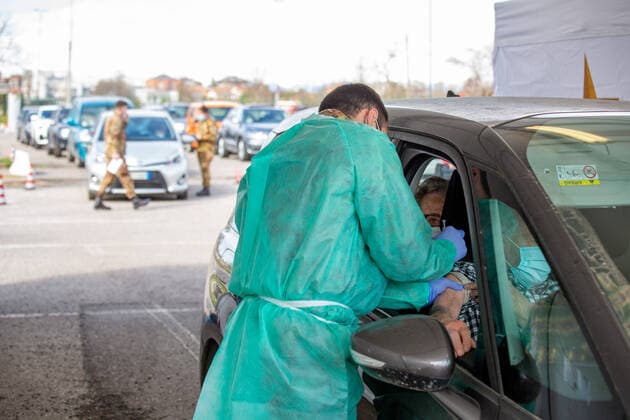 Milan, Covid-19 After a day of closure due to the stop at the nearby AstraZeneca, the drive thru of the army in via Novara has reopened vaccinations for children over 80 with Pfizer vaccine Editorial Usage Only  Copyright: xMassimoxAlbericox xIPAx