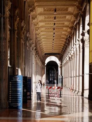 Milan, Few people around the center for the dpcm, red zone, Lockdown for covid in Lombardy, in the photo Corso Vittorio Emanuele Editorial Usage Only  Copyright: xDuilioxPiaggesix xIPAx
