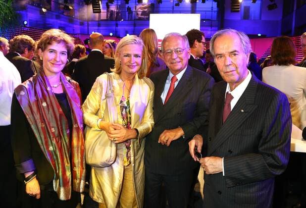 Susanne Biedenkopf-Kuerten mit Botschafter a.D. Dr. Wolfgang Ischinger und Jutta Falke-Ischinger und Prof.Dieter Stolte bei der Verleihung des > Deutscher Gruenderpreis 2014 < im ZDF Hauptstadtstudio Zollernhof in Berlin *** Susanne Biedenkopf Kuerten with Ambassador a D Dr Wolfgang Ischinger and Jutta Falke Ischinger and Prof Dieter Stolte at the award ceremony of the German Founders Award 2014 at the ZDF Hauptstadtstudio Zollernhof in Berlin Copyright: xEventpressxHerrmannx