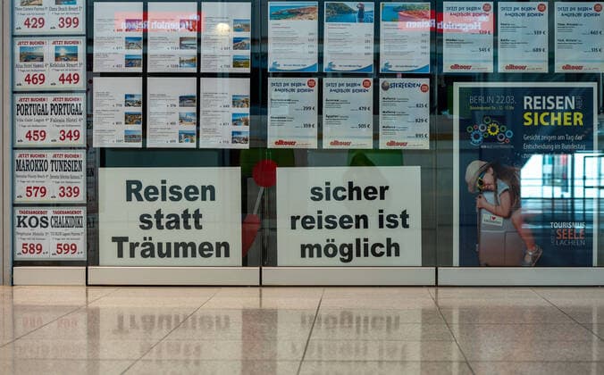 Erster Flug nach Mallorca vom Flughafen Stuttgart In Stuttgart startet der erste Flug nach Palma de Mallorca Euro Wings mit der Flugnummer EW2582 nachdem Mallorca nicht mehr zu den Risikogebieten gehört. Stuttgart Flughafen Stuttgart Baden-Württemberg Germany Copyright: xLeifxPiechowskix
