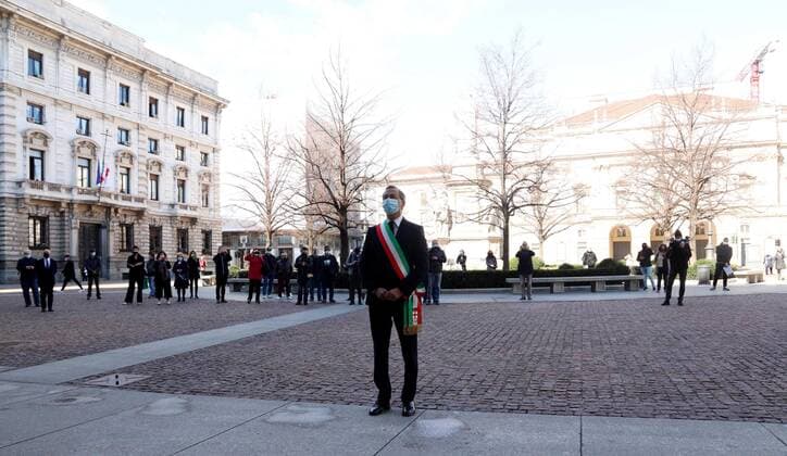 Coronavirus in Italien, Bürgermeister Giuseppe Sala bei Gedenken an Corona-Tote in Mailand foto ipp clemente marmorino milano 18 03 2021 Giornata nazionale in memoria delle vittime dell epidemia di Coronavirus nella foto il sindaco giuseppe sala durante il minuto di silenzio per la commemorazione per le vittime coronavirus covid 19 sindaco giuseppe sala alla comme