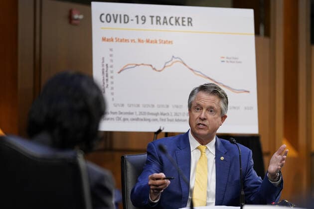Coronavirus in den USA, Senatsanhörung in Washington Sen. Roger Marshall, R-Kan., speaks during a Senate Health, Education, Labor and Pensions Committee hearing on the federal coronavirus response on Capitol Hill in Washington March 18th, 2021. Pool  WAX20210318822 SusanxWalsh