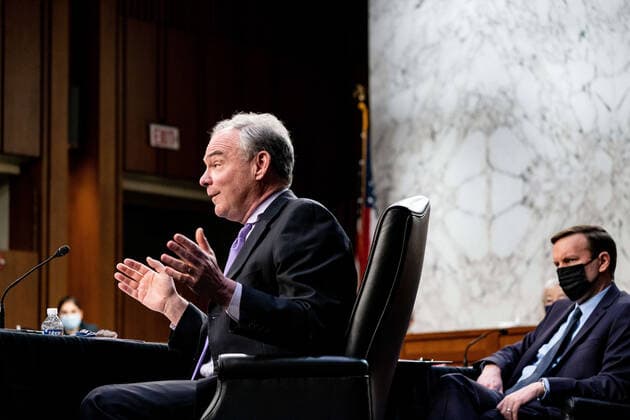 Coronavirus in den USA, Senatsanhörung in Washington Senator Tim Kaine, D-Va., speaks during a hearing with the Senate Committee on Health, Education, Labor, and Pensions, on the Covid-19 response, on Capitol Hill in Washington March 18th, 2021. Pool  WAX20210318723 AnnaxMoneymaker