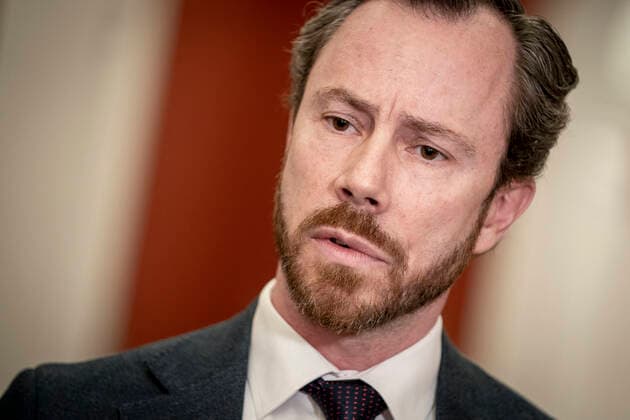 Coronavirus in Dänemark, Minister beraten über Lockerungen der Corona-Maßnahmen Jakob Ellemann-Jensen (V) ankommer til moede i Statsministeriet om en yderligere genaabning af landet, paa Christiansborg torsdag den 18. marts 2021.. , Copenhagen Denmark Copyright: RitzauxScanpix MadsxClausxRasmussenx cop103 spdk20210318-183536-L