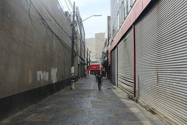 Sao Paulo under Red Phase amid COVID-19. Sao Paulo under Red Phase amid COVID-19. March 18, 2021, Sao Paulo, Brazil: As there is an increase in the numbers of COVID-19 deaths in Sao Paulo, Brazil, the Governor of the state, Joao Doria has put the state in a Red Zone limiting the activities and the closure of commercial institutions from March 15 to 30, to contain the spread of the Coronavirus. Some stores in Largo Treze area are already closed because of this new regulations. Sao Paulo under Red Phase amid COVID-19.  Copyright: xSabrinaxSouzax