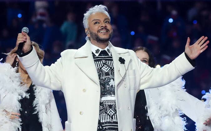 Bilder des Jahres 2021, Entertainment 03 MÃ¤rz Entertainment Themen der Woche KW11 Entertainment Bilder des Tages MOSCOW, RUSSIA - MARCH 18, 2021: Singer Filipp Kirkorov (C) performs in a concert at Luzhniki Stadium marking the 7th anniversary of the reunification of Crimea and Russia. Vyacheslav Prokofyev TASS  TS0F9D32