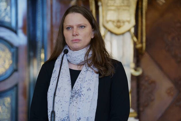 Erster Bürgermeister Dr. Peter Tschentscher mit Sozialsenatorin und Gesundheitssenatorin Dr. Melanie Leonhard geben ein Pressestatement zur aktuellen Corona-Lage in Hamburg ab -;Erster Bürgermeister Dr. Peter Tschentscher mit Sozialsenatorin und Gesundheitssenatorin Dr. Melanie Leonhard geben ein Pressestatement zur aktuellen Corona-Lage in Hamburg ab -, Hamburg Hamburg Deutschland Rathaus