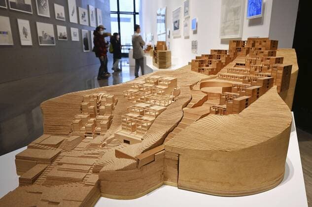 Architektur von Tadao Ando Tadao Ando s solo exhibition in Shanghai A model of Rokko Housing is on display in Japanese architect Tadao Ando s solo exhibition in Shanghai on March 19, 2021. 