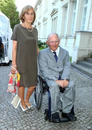 Wolfgang Schaeuble mit Frau Ingeborg beim ZDF Sommertreff 2015 im Hamburger Bahnhof, Museum fuer Gegenwart in Berlin. *** Wolfgang Schaeuble with wife Ingeborg at the ZDF Summer Meeting 2015 at Hamburger Bahnhof, Museum fuer Gegenwart in Berlin Copyright: xEventpressxHerrmannx