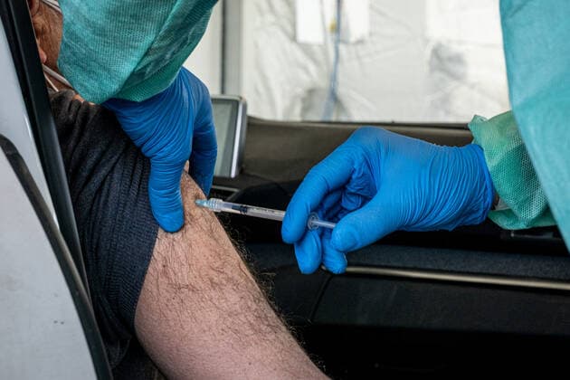 Milan - Astrazeneca vaccine against covid-19. Military vaccination hub at the Trenno park in via Novara. Drive-in vaccine Editorial Usage Only  Copyright: xMarcoxPassarox xIPAx