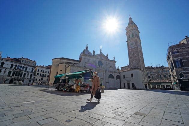 VENICE, LOCKDOWN SECOND SEASON Lockdown second season in Venice, campo Santa Maria Formosa square. Venezia Italy