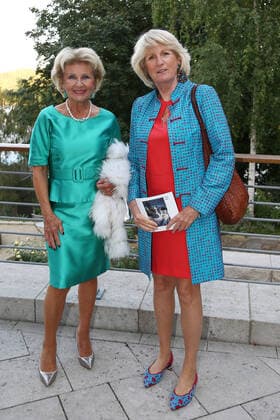 Annette von Rantzau und Dagmar Sikorski-Grossmann beim Empfang zur ALS-Gala der Initiative ?Hilfe für ALS-kranke Menschen? im Haus Würth auf der Insel Schwanenwerden in Berlin. *** Annette von Rantzau and Dagmar Sikorski Grossmann at the reception for the ALS Gala of the Initiative Hilfe für ALS kranke Menschen at Haus Würth on Schwanenwerden Island in Berlin Copyright: xEventpressxRadkex