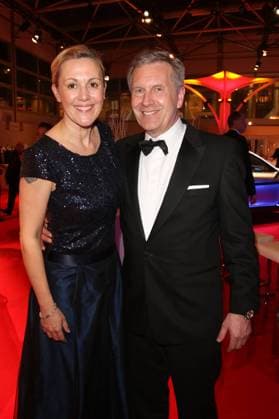 Christian Wulff mit Ehefrau Bettina Wulff beim 47. Ball des Sports der Stiftung Deutsche Sporthilfe am 4. Februar 2017 in Wiesbaden. *** Christian Wulff with his wife Bettina Wulff at the 47th Sports Ball of the German Sports Aid Foundation in Wiesbaden on 4 February 2017. Copyright: xEventpressxGolejewskix