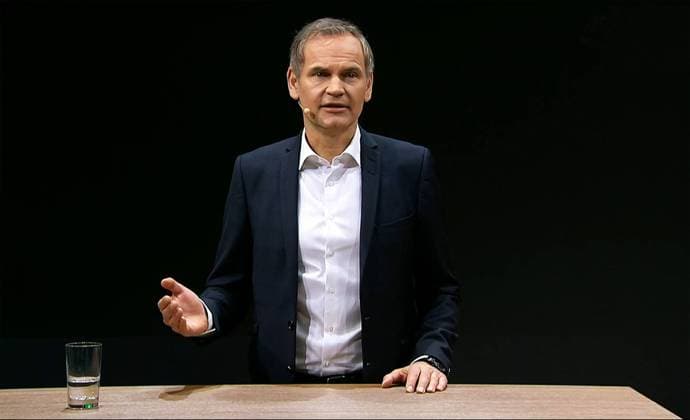 Deutschland, Stuttgart, 19.03.2021 Bilanzpressekonferenz der Porsche AG Foto: Oliver Blume, Vorstandsvorsitzender, waehrend der Bilanz-Pressekonferenz (digitale Fotos der Uebertragung) Bilanzpressekonferenz der Porsche AG *** Germany, Stuttgart, 19 03 2021 Annual Press Conference of Porsche AG Photo Oliver Blume, Chairman of the Executive Board, during the Annual Press Conference digital photos of the transmission Annual Press Conference of Porsche AG
