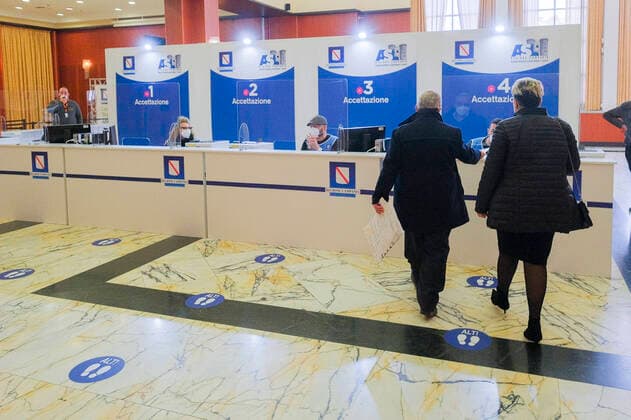 Italy: Vaccine Stazione Marittima Naples, 20 March 2021, start of the vaccination campaign at the Stazione Marittima, a new vaccination point for the city of Naples, after the EMA and AIFA stop with Astrazeneca s covid-19 vaccine File095 Copyright: xAntonioxBalascox