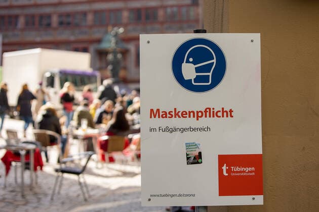 Tuebingen Themenbilder: Tuebingen in Zeit der Corona-Pandemie, Themenbilder: Tuebingen in Zeit der Corona-Pandemie, Tuenbinger Marktplatz, Maskenpflicht, 20.03.2021, Copyright: xEIBNER DROFITSCHx EP_ddh