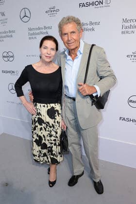 Gudrun Landgrebe und Ehemann Ulrich von Nathusius MINX Show Mercedes Benz Fashion Berlin 2016 mit Mode Fruehjahr Sommer 2017 Spring Summer 2017 im Erika Hess Stadion in Berlin *** Gudrun Landgrebe and husband Ulrich von Nathusius MINX Show Mercedes Benz Fashion Berlin 2016 with Fashion Spring Summer 2017 Spring Summer 2017 at the Erika Hess Stadium in Berlin Copyright: xEventpressxFuhrx
