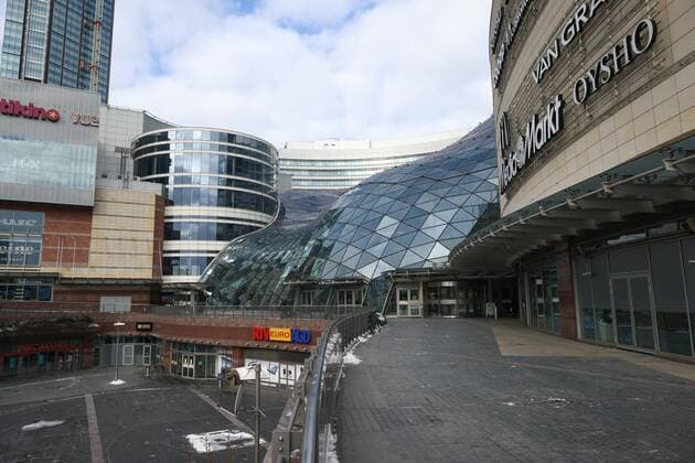 (210320) -- WARSAW, March 20, 2021 -- Few people are seen at the Zloty Tarasy shopping mall in central Warsaw, Poland, on March 20, 2021. The government of Poland announced a new nationwide partial lockdown on Friday after the cumulative number of COVID-19 cases since the start of the pandemic exceeded two million in the country. Starting on Saturday, only a select number of shops -- among them supermarkets and pharmacies -- located in shopping malls with over 2,000 square meters of retail space are allowed to operate. Cinemas, theaters and museums will have to remain closed, and schools will return to online learning. (Photo by Xinhua) POLAND-WARSAW-COVID-19-PARTIAL LOCKDOWN JaapxArriens 