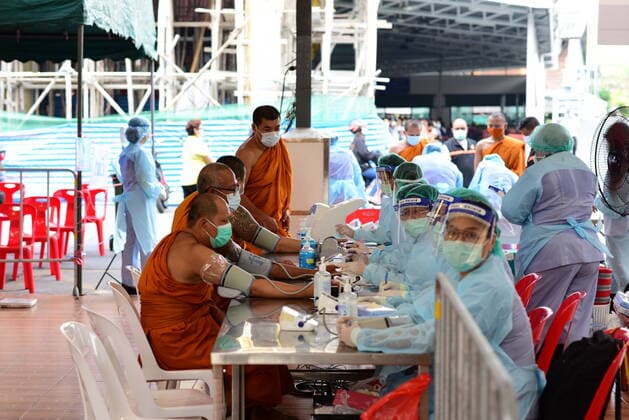 Thailand: Anti-COVID-19 injection in Bang Khae area Monks have a health check before getting the COVID-19 vaccine. COVID-19 vaccine in the Bang Khae district of Bangkok, where the market is at the center of the latest coronavirus outbreak. Bangkok Thailand Copyright: TeeraxNoisakran