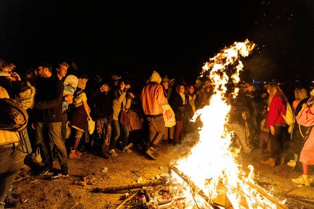 March 20, 2021, Brussels, Belgium: wild carnival banned against covid measures, tensions and violence with the police in Brussels Brussels Belgium - ZUMAb331 20210320_zaf_b331_038 Copyright: xArnaudxBrianx