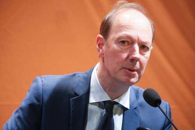 Martin Sonneborn, die Partei, Piratenpartei NRW, stellt seinen Vater Engelbert Sonneborn auf einer Pressekonferenz als eigenen Kandidaten für die Bundespraesidentenwahl im Berliner Ensemble vor. Copyright: xEventpressxRekdalx