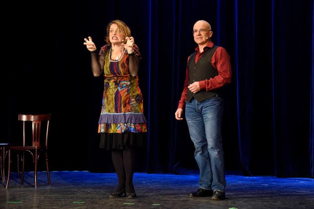 Bilder des Jahres 2021, Entertainment 03 März Entertainment Themen der Woche KW11 Karin Krug und Andreas Wolf beim Livestream Fastfood Theater - Best of Impro: Chat n Play im Kleinen Theater. Haar, 20.03.2021 *** Karin Krug and Andreas Wolf at the Livestream Fastfood Theater Best of Impro Chat n Play at Kleines Theater Haar, 20 03 2021 Foto:xS.xAdamx xFuturexImage