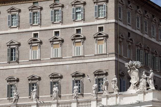 March 21, 2021 - Vatican City (Holy See) .POPE FRANCIS delivery Angelus prayer inside the Apostolic building, not from the window as usual due to the restrictions imposed by the pandemic in italy, just a small crowd of roman bicycles in St. Peter s Square at the Vatican. EvandroInetti via ZUMA Wire Vatican City State - ZUMAi15_ 20210321_zaf_i15_006 Copyright: xEvandroxInettix