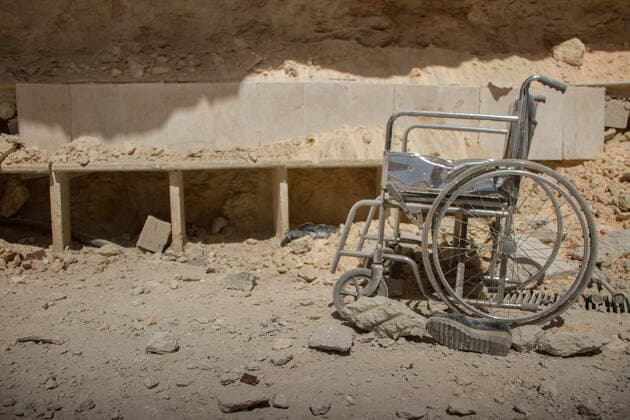 Bilder des Jahres 2021, News 03 März News Themen der Woche KW11 News Bilder des Tages Syrien, Granaten-Angriff auf Krankenhaus in Atarib bei Aleppo March 21, 2021: The Syrian regime forces target a surgical hospital in the village of Atarib in the western countryside of Aleppo, which led to 5 deaths and 13 injuries, including 5 medical personnel in the hospital. The targeting came in light of a truce agreed upon between Turkey and Russia last year, which led to the hospital being out of service Completely. It is a hospital that serves civilians in the western countryside of Aleppo, and is visited by about 10 thousand visitors every month. - ZUMAa323 20210321_zip_a323_002 Copyright: xMoawiaxAtrashx