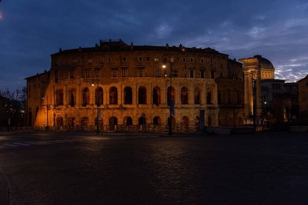 News Bilder des Tages Coronavirus in Italien, Lockdown in Rom March 21, 2021, Rome, Italy, Colombia: The Teatro Marcello at sunset.Rome is living the end of the first week of another lockdown related to Covid19. Tight measures should stay in place at least till Easter. Rome Colombia - ZUMAm174 20210321_zip_m174_004 Copyright: xFrancescoxMoltenix