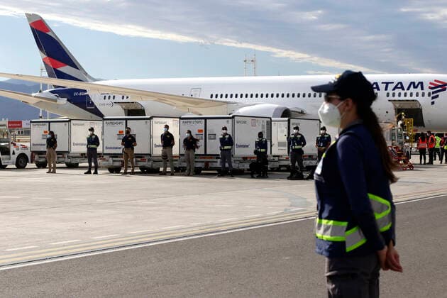 Santiago 21 March 2021 Authorities receive the sixth shipment of Sinovac Vaccines against covid 19 composed of 2 million doses, these were received at the Nuevo Pudahuel Airport Javier Salvo Aton Chila, Santiago Chile Aton 496186  Copyright: JAVIERxSALVO ATONxCHILE
