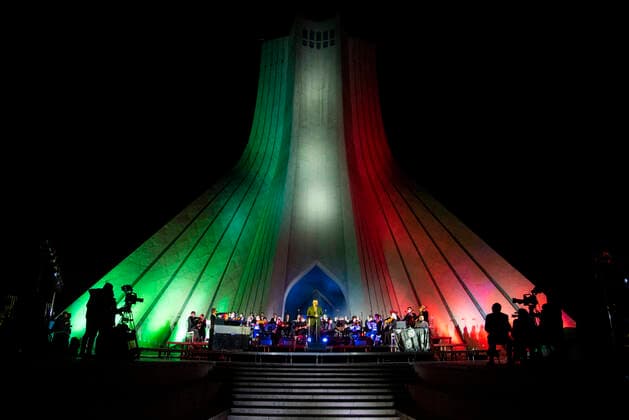 Bilder des Jahres 2021, Entertainment 03 März Entertainment Themen der Woche KW11 News Bilder des Tages Iran: Alireza Ghorbani Outdoor Concert Alireza Ghorbani outdoor concert was held in the grounds of Azadi (Freedom) Tower amid in coronavirus outbreak in Tehran. Alireza Ghorbani is an Iranian traditional vocalist. Tehran Tehran Iran Copyright: SobhanxFarajvan