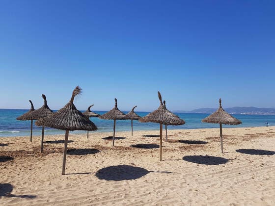 Themenfoto: Reisen, Corona, Mallorca, 22.03.2021 Die Straende der Plaja de Palma warten auf Urlauber, Themenfoto: Reisen, Corona, Mallorca - Copyright: xAugstx xEibner-Pressefotox EP_jat