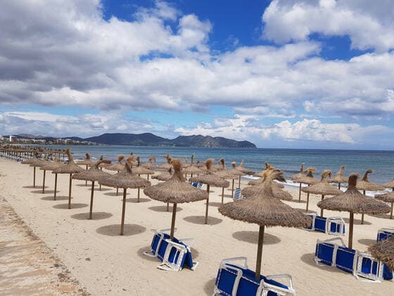Themenfoto: Reisen, Corona, Mallorca, 22.03.2021 Die Straende der Plaja de Palma warten auf Urlauber, Themenfoto: Reisen, Corona, Mallorca - Copyright: xAugstx xEibner-Pressefotox EP_jat