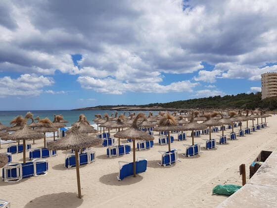 Themenfoto: Reisen, Corona, Mallorca, 22.03.2021 Die Straende der Plaja de Palma warten auf Urlauber, Themenfoto: Reisen, Corona, Mallorca - Copyright: xAugstx xEibner-Pressefotox EP_jat
