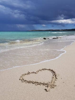 Themenfoto: Reisen, Corona, Mallorca, 22.03.2021 Ein Herz im Sandstrand, Themenfoto: Reisen, Corona, Mallorca - Copyright: xAugstx xEibner-Pressefotox EP_jat