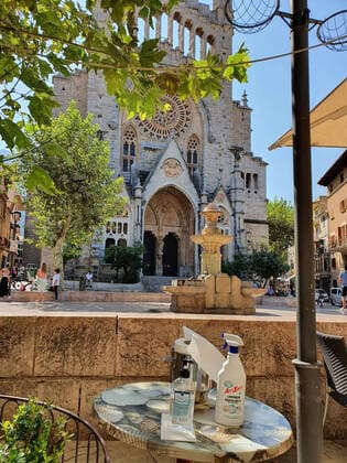 Themenfoto: Reisen, Corona, Mallorca, 22.03.2021 Hygiene wird auch auf den Baeleareninsel Mallorca wie hier in Sollegross geschrieben. Themenfoto: Reisen, Corona, Mallorca - Copyright: xAugstx xEibner-Pressefotox EP_jat