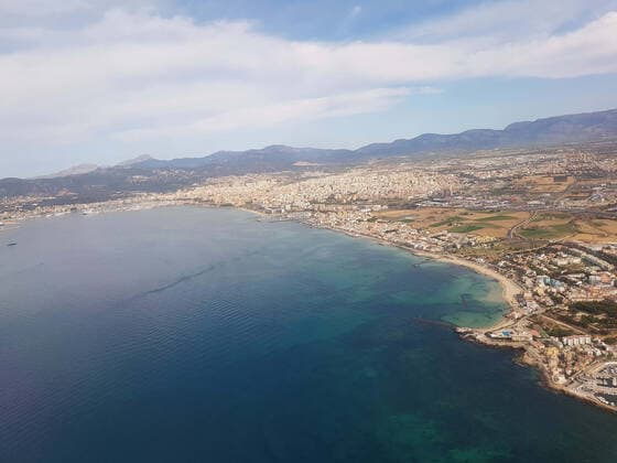 Themenfoto: Reisen, Corona, Mallorca, 22.03.2021 Luftaufnahme der Kueste von Palma aus dem Flugzeug, Themenfoto: Reisen, Corona, Mallorca - Copyright: xAugstx xEibner-Pressefotox EP_jat