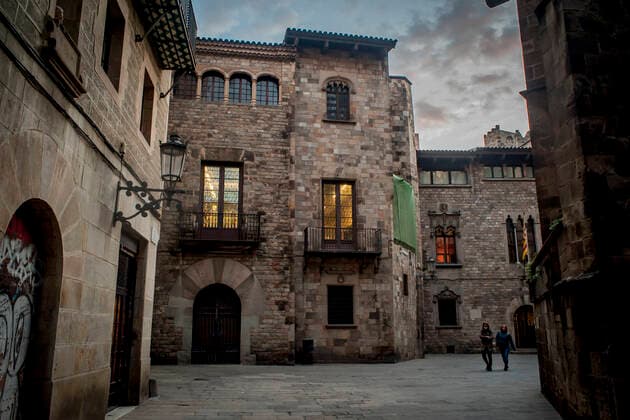 March 22, 2021, Barcelona, Spain: Two women walk through the semi-deserted streets of the Gothic Quarter in Barcelona. While Spanish regions are under a perimetral lockdown in a bid to curb coronavirus contagions, the country remains open to European travelers for upcoming Easter break. Barcelona Spain - ZUMAb137 20210322_zap_b137_001 Copyright: xJordixBoixareux