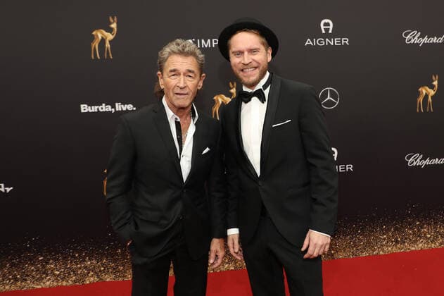 Peter Maffay und Johannes Oerding auf dem roten Teppich bei der Verleihung des - BAMBI 2019 - im Festspielhaus in Baden-Baden. *** Peter Maffay and Johannes Oerding on the red carpet at the BAMBI 2019 award ceremony in the Festspielhaus in Baden Baden Copyright: xEventpressxFuhrx