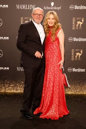 Ann-Kathrin Kramer mit Ehemann Harald Krassnitzer Verleihung des BAMBI 2017 im Theater am Potsdamer Platz in Berlin. *** Ann Kathrin Kramer with husband Harald Krassnitzer BAMBI 2017 award ceremony at the Theater am Potsdamer Platz in Berlin Copyright: xEventpressxGolejewskix