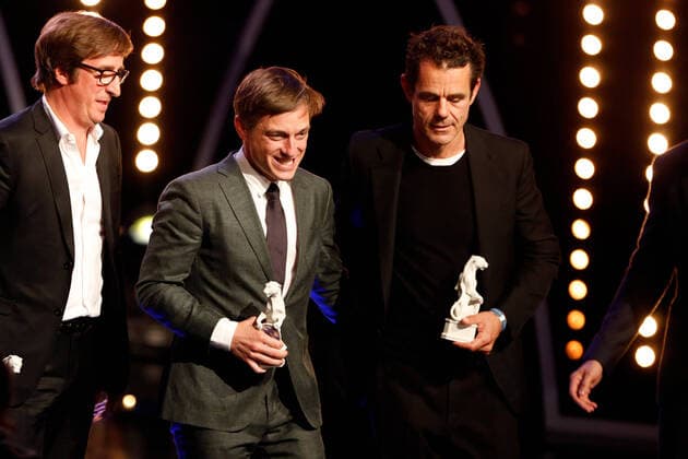 Preisträger Volker Bruch und Tom Tykwer auf der Bühne bei der Verleihung des Bayerischen Fernsehpreises im Prinzregententheater in München. *** Award winners Volker Bruch and Tom Tykwer on stage at the Bavarian Television Award ceremony at the Prinzregententheater in Munich Copyright: xEventpressxGolejewskix