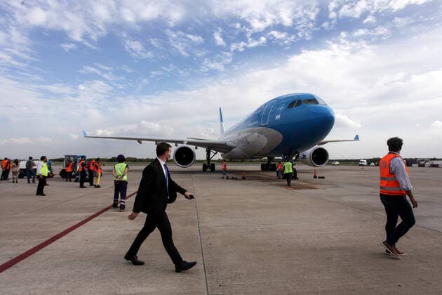 March 22, 2021, Buenos Aires, Buenos Aires, Argentina: An Aerolineas Argentinas flight arrived in the country a new one bringing a new batch of 500,000 doses of the Sputnik V vaccine against the coronavirus. Buenos Aires Argentina - ZUMAs258 20210322_zip_s258_002 Copyright: xCarolxSmiljanx