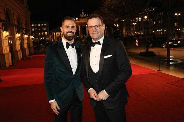 Bundesminister Jens Spahn und Daniel Funke Bundespresseball im Hotel Adlon Kempinski in Berlin. *** Federal Minister Jens Spahn and Daniel Funke Federal Press Ball at the Hotel Adlon Kempinski in Berlin Copyright: xEventpressxFuhrx