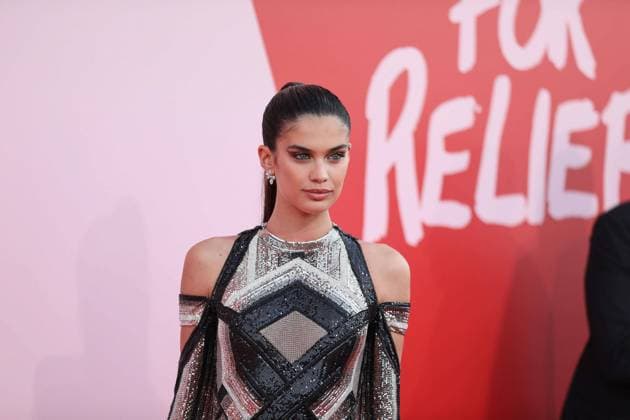 Sara Sampaio bei dem Event Fashion for Relief von Naomi Campbell zu den Internatioanlen Filmfestspielen in Cannes Copyright: xEventpressxSimonxMoreaux