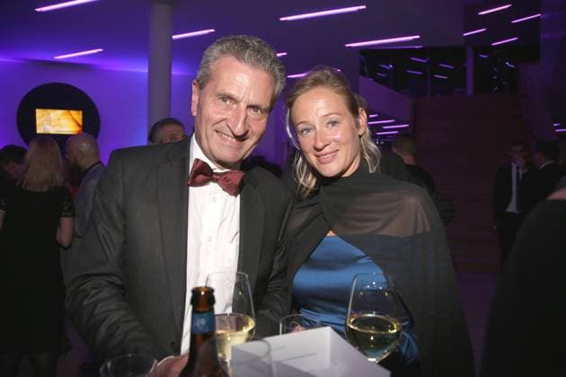 Guenther H. Oettinger mit Freundin Friederike Beyer, Deutscher Radiopreis 2017 Aftershowparty in der Elbphilharmonie Hamburg *** Guenther H Oettinger with girlfriend Friederike Beyer, German Radio Award 2017 Aftershow Party at the Elbphilharmonie Hamburg Copyright: xEventpressxxrhx