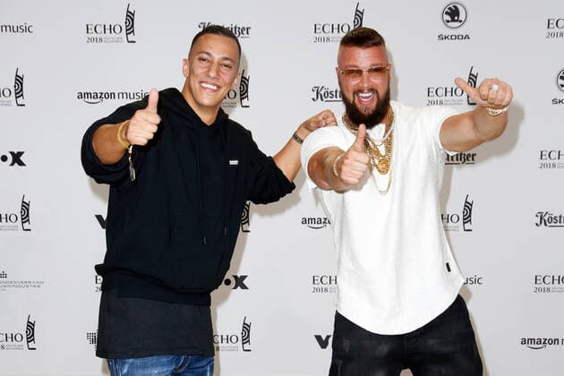 Farid Bang und Kollegah auf dem Roten Teppich bei der Verleihung des ECHO 2018 in Berlin. *** Farid Bang and Kollegah on the Red Carpet at the ECHO 2018 Awards in Berlin Copyright: xEventpressxGolejewskix