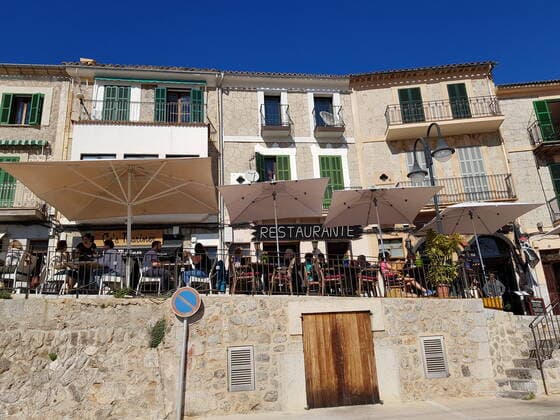 Themenfoto: Reisen, Corona, Mallorca, 23.03.2021 Restaurant in der mallorcinischen Hafenstadt Soller, Themenfoto: Reisen, Corona, Mallorca - Copyright: xAugstx xEibner-Pressefotox EP_jat