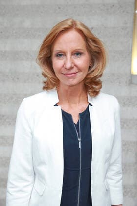 Patricia Schlesinger RBB-Intendantin Fotocall Mata Hari - Tanz mit dem Tod in der Französische Botschaft, Pariser Platz in Berlin Mitten im Ersten Weltkrieg bildet die 28-jährige Dr. Elsbeth Schragmüller die zehn Jahre ältere Tänzerin Mata Hari zur Spionin aus. Zwei Frauen wie Licht und Schatten starten eine heimliche Zusammenarbeit, die sich mehr und mehr zu einem riskanten Tanz mit dem Tod entwickelt. Copyright: xEventpressxFuhrx